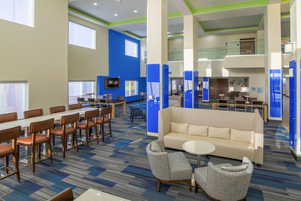 Holiday Inn Express & Suites Raymondville by IHG photo 8