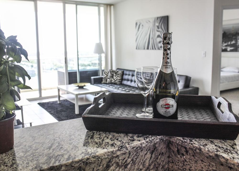 Best Holiday Suites photo 6