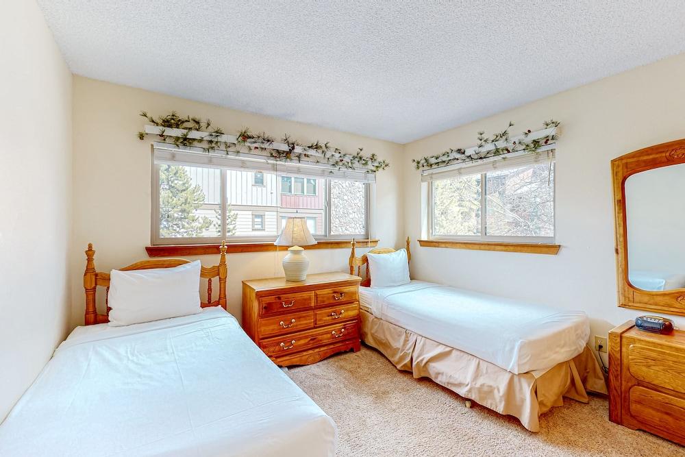 Pine Ridge Condominiums photo 17