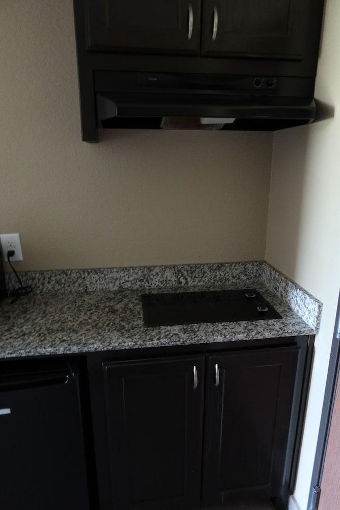 West Worth Inn and Suites photo 15