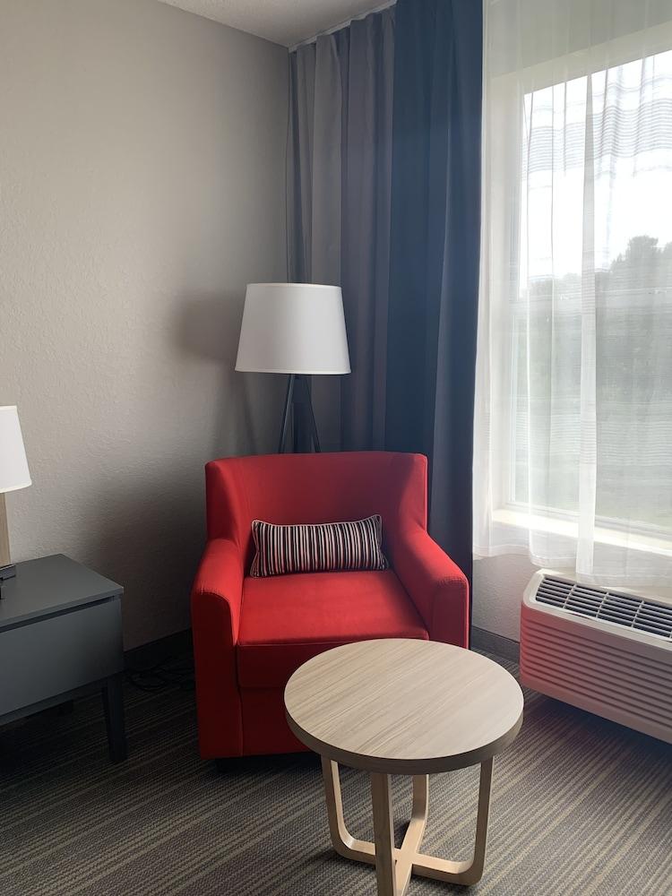 Sonesta Essential IAH Airport JFK Boulevard photo 4