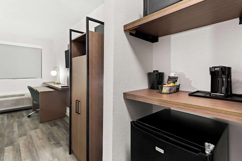 SureStay by Best Western Groves photo 27