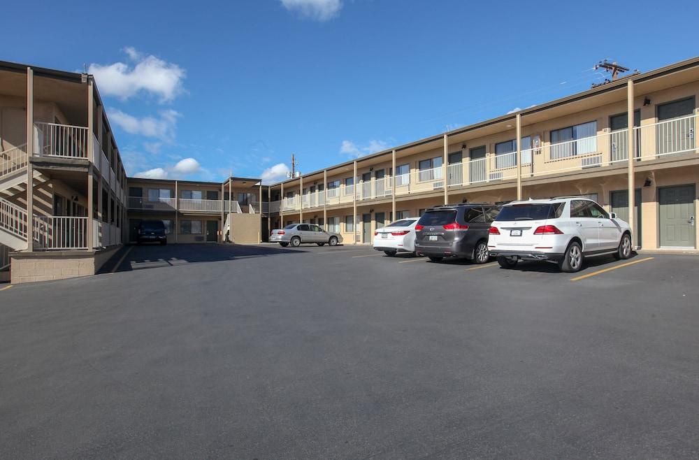 Highland Country Inn photo 33