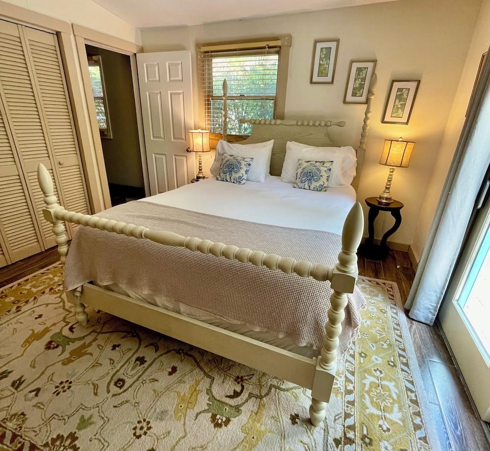 The Inn at Gristmill Square photo 51