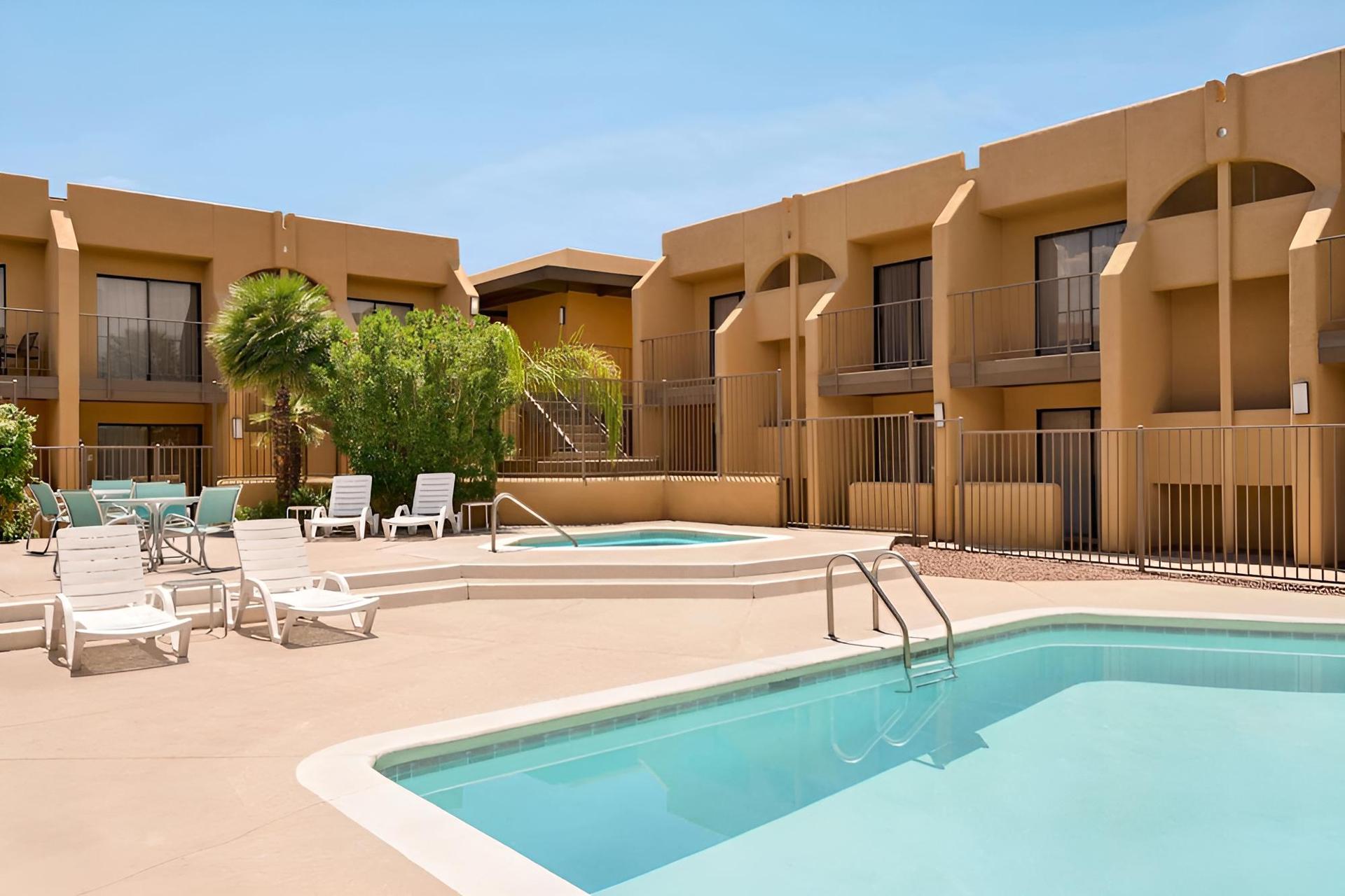 Ramada by Wyndham Tucson Airport photo 23