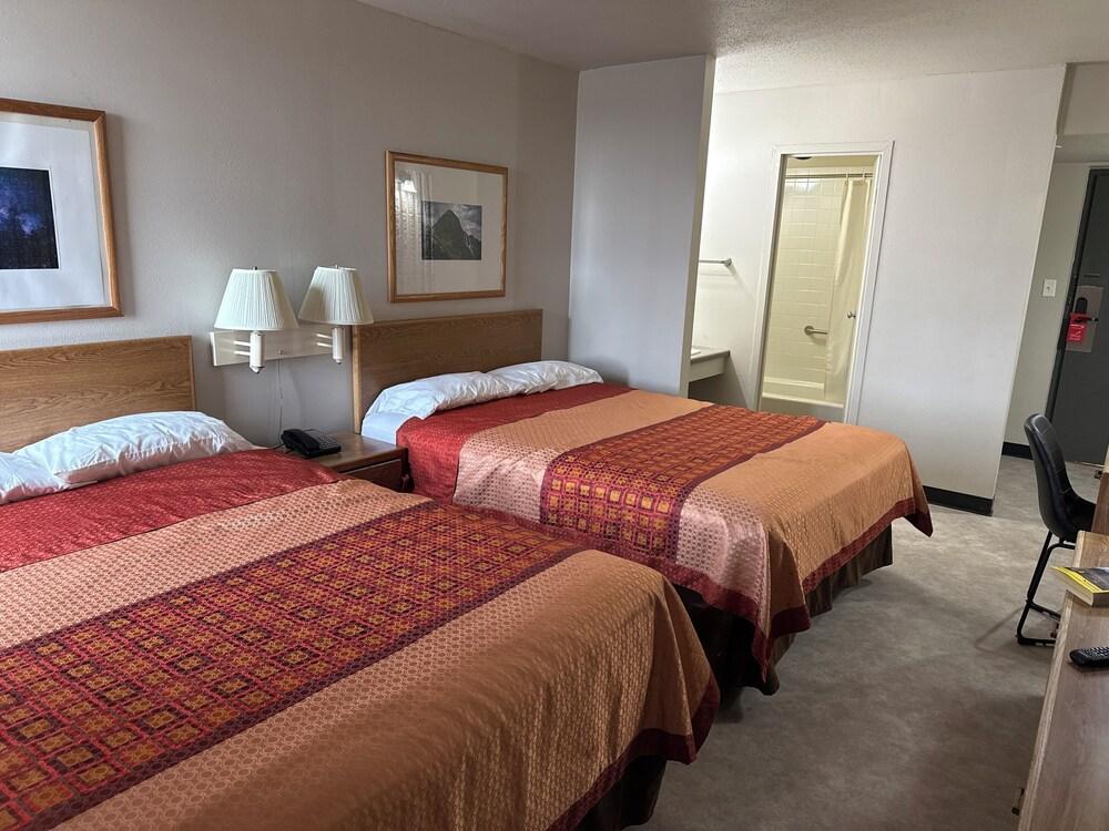 Smartwood Inn photo 9