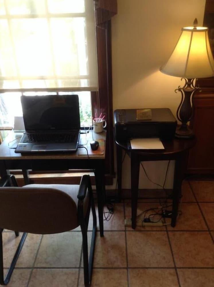 Garden District Hotel photo 40