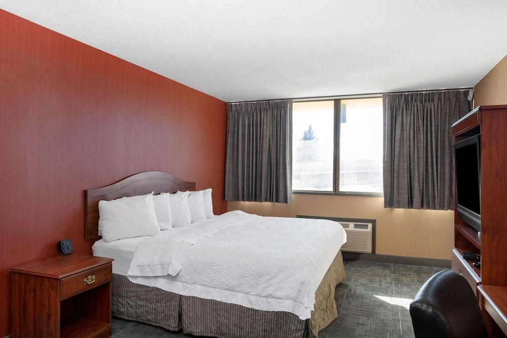 Howard Johnson by Wyndham Gillette photo 30