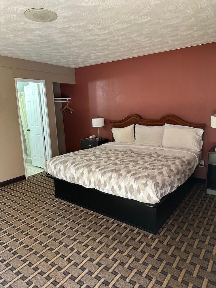 Americas Best Value Inn Franklin photo 18