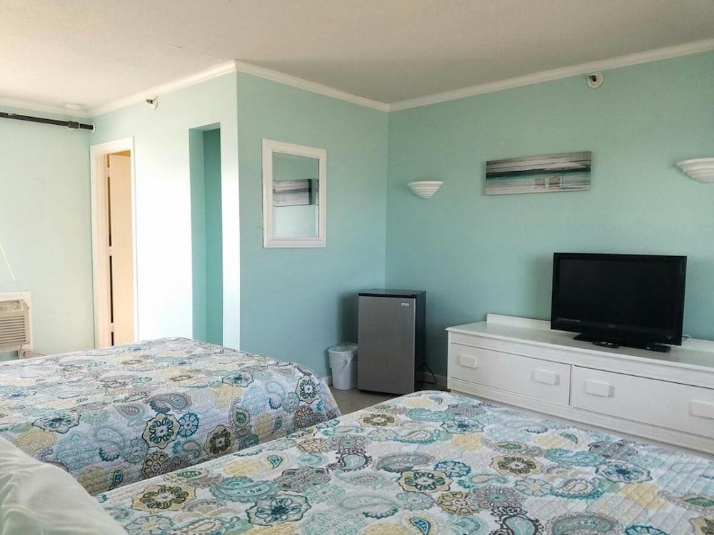 Sandy Shore Motel photo 45
