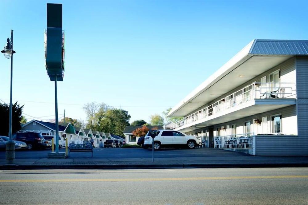 Lockview Motel photo 63
