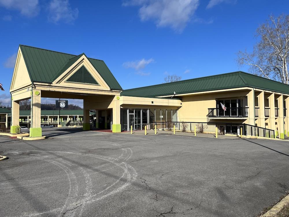 Hotel M Morgantown - WVU Area photo 16