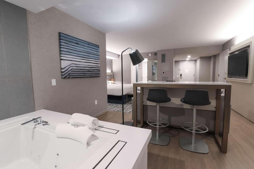Radisson Plaza Hotel at Kalamazoo Center photo 21