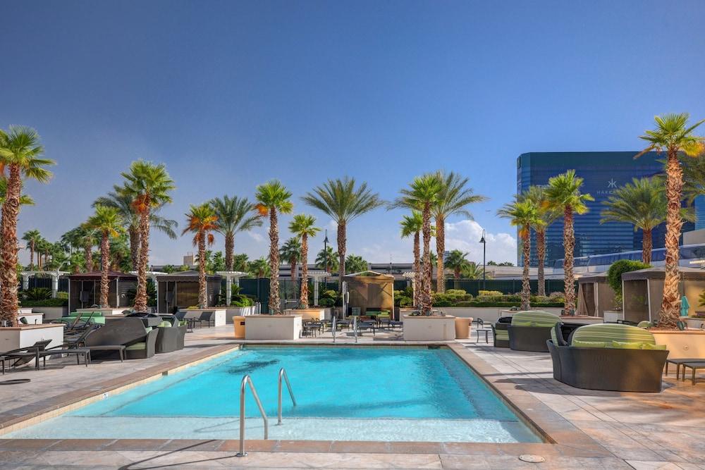 Jet Luxury Resorts @ The Signature Condo Hotel photo 70