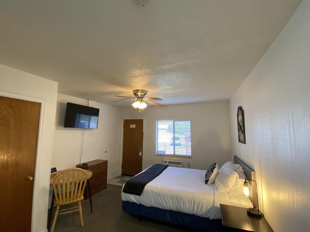 Columbia Point Resort photo 4