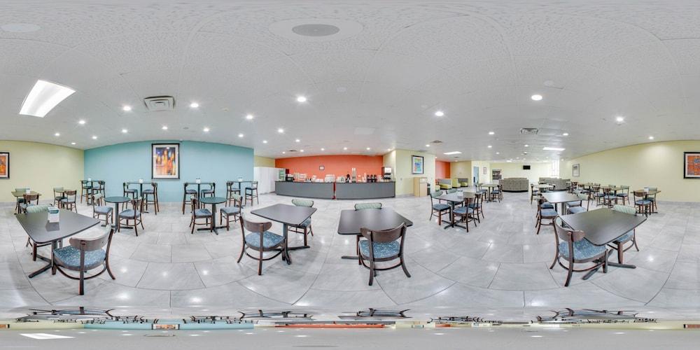 Bricktown Hotel & Extended Stay photo 3