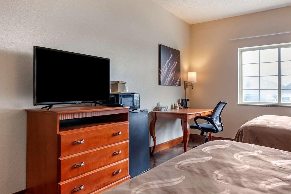 Quality Inn Redgranite photo 10