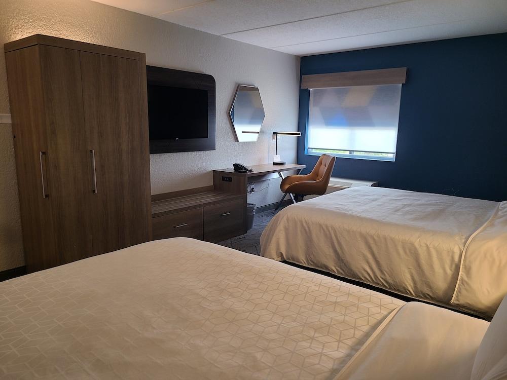 Holiday Inn Express & Suites Ft. Lauderdale N - Exec Airport by IHG photo 17