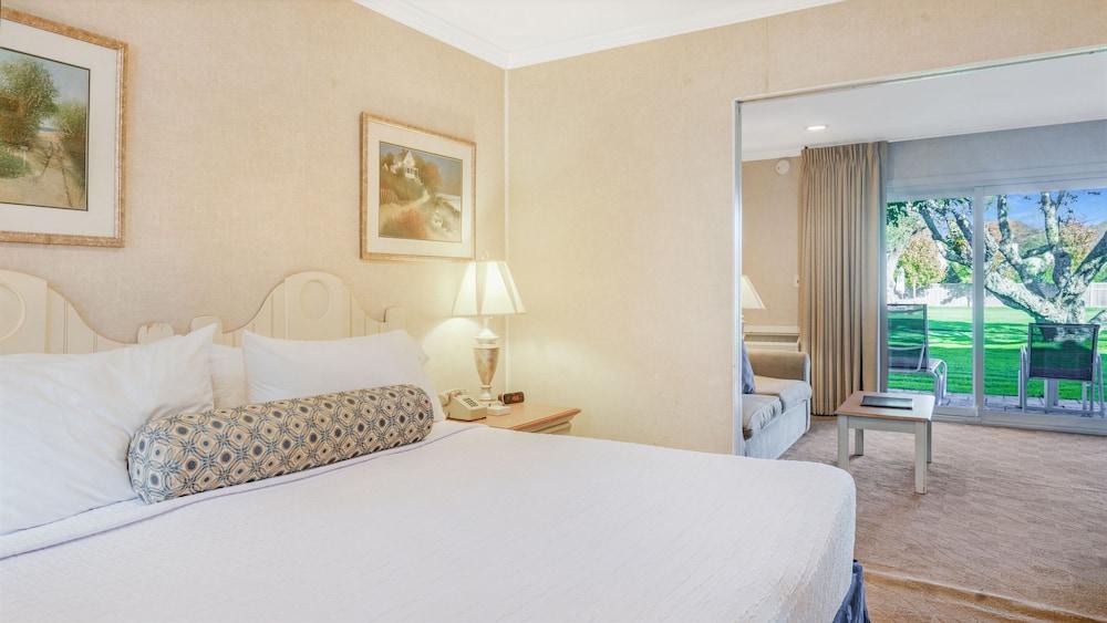East Hampton House Resort photo 66