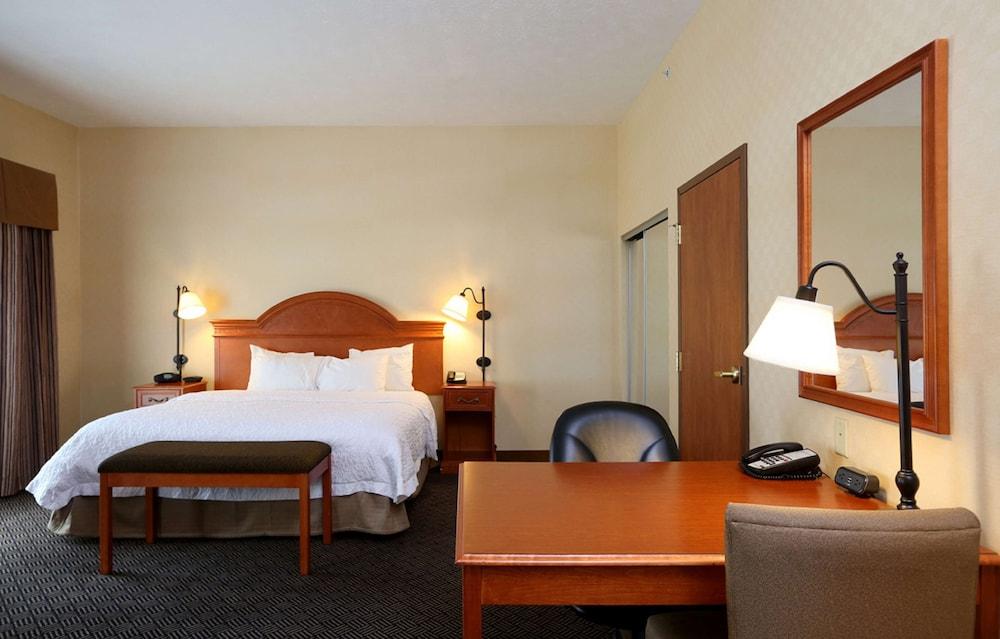 Hampton Inn Waterloo Cedar Valley photo 14