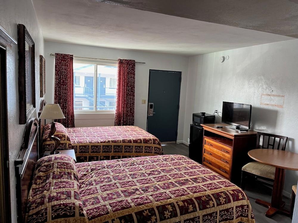 8th Street Motel photo 4
