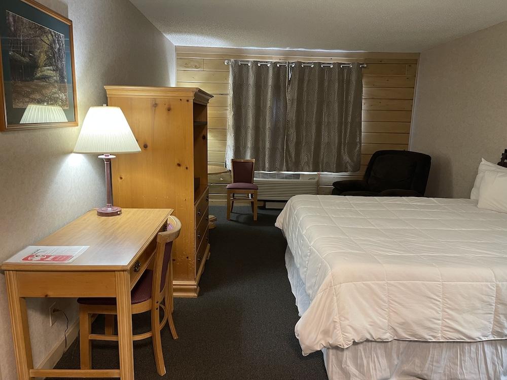 Paddle Wheel Inn photo 14