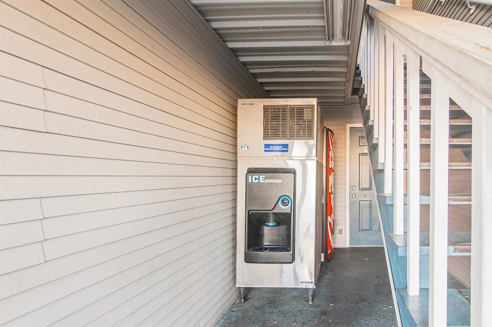 Motel 6 Paris, TX photo 8