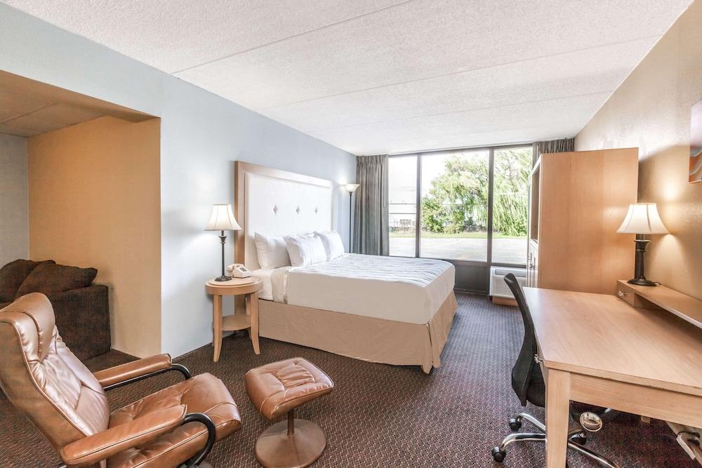 Days Inn by Wyndham Syracuse photo 7