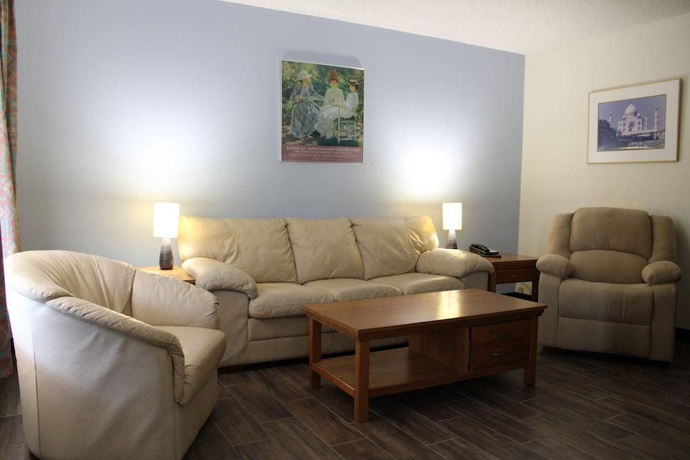 Victoria Palms Inn & Suites photo 18