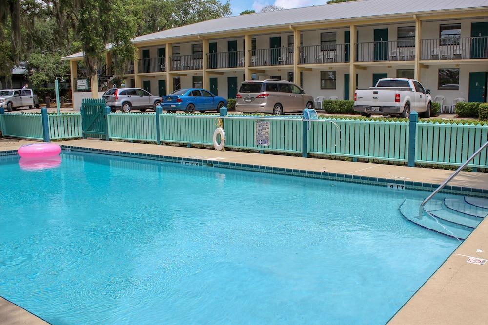 Steinhatchee River Inn photo 87