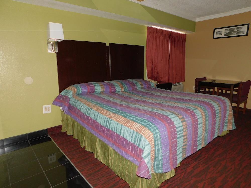 Mounts Motel photo 15