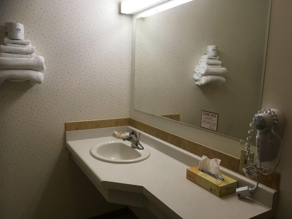 Value Host Motor Inn photo 3