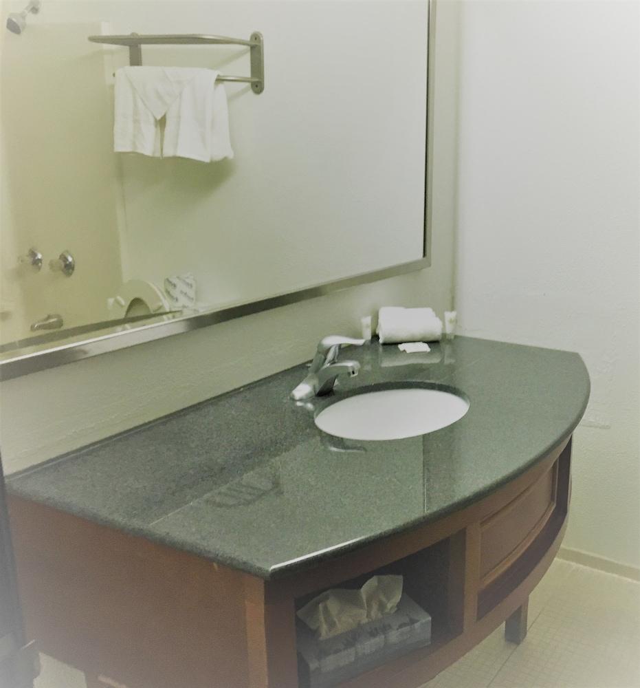 Quality Inn photo 10