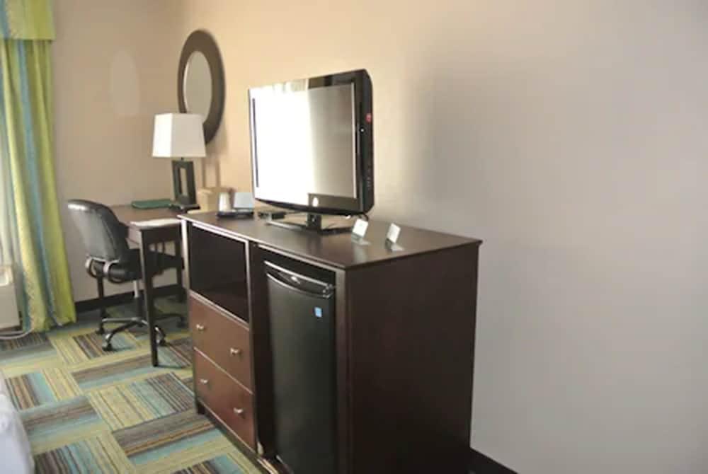 Quality Inn & Suites Arnold - St Louis photo 20