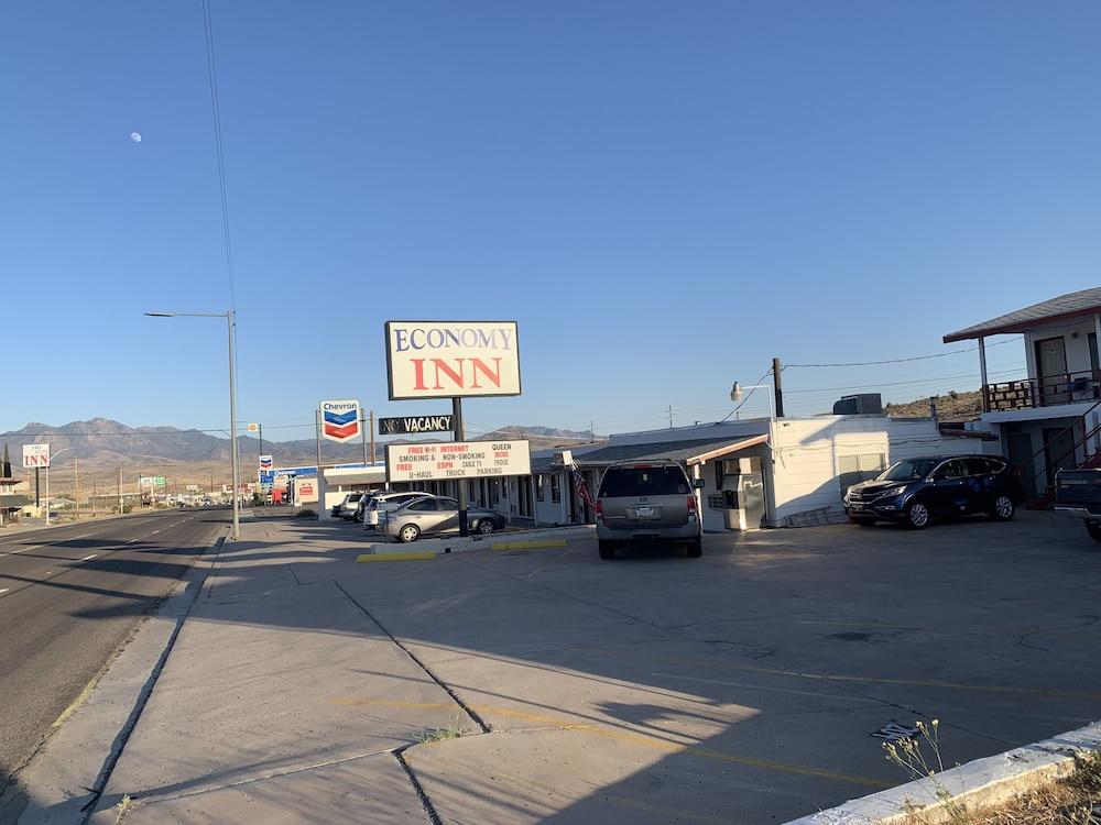 Economy Inn photo 6