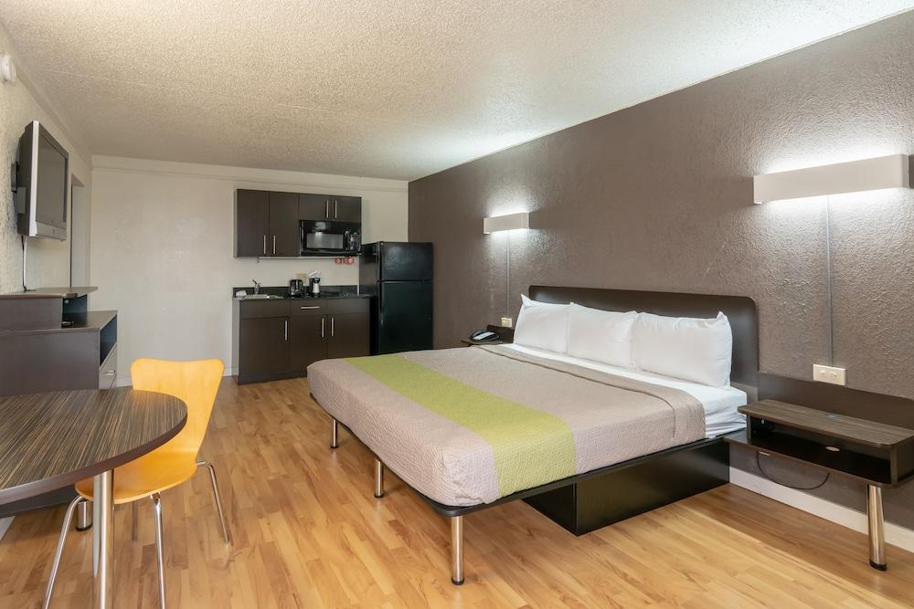 Studio 6 Fort Worth, TX - West Medical Center photo 18