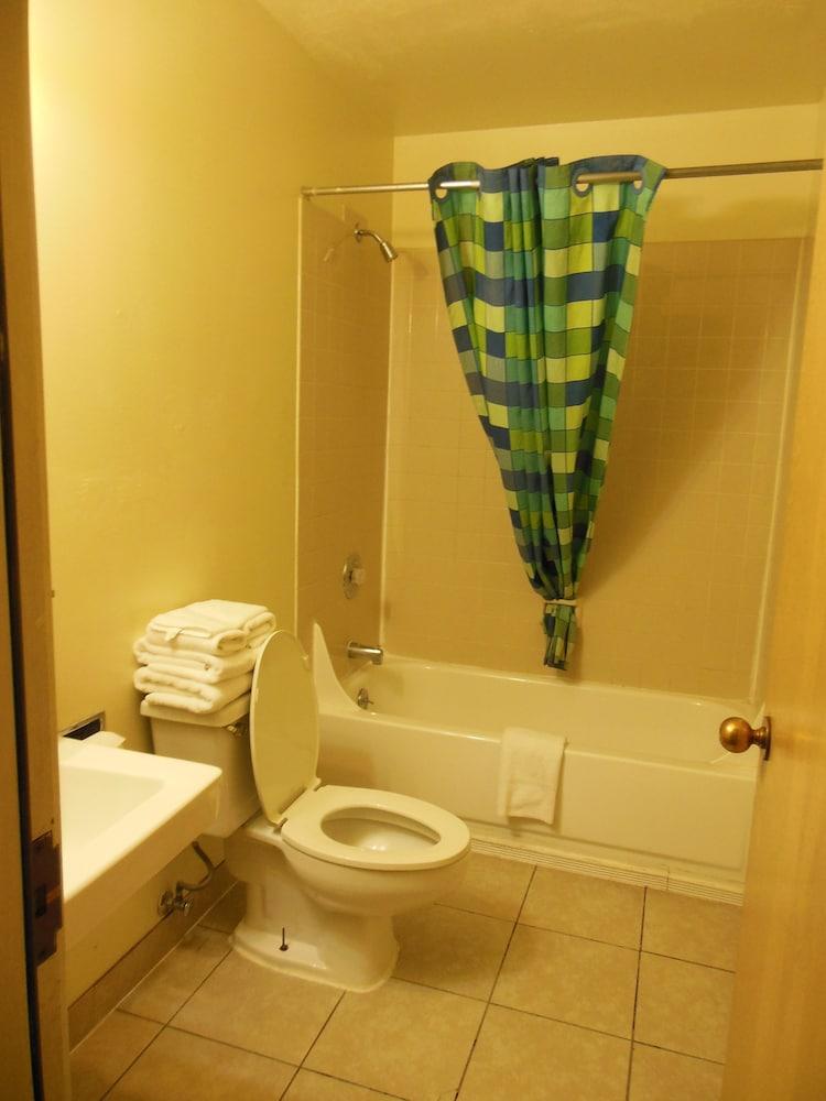 Chelsea Inn Hotel photo 13