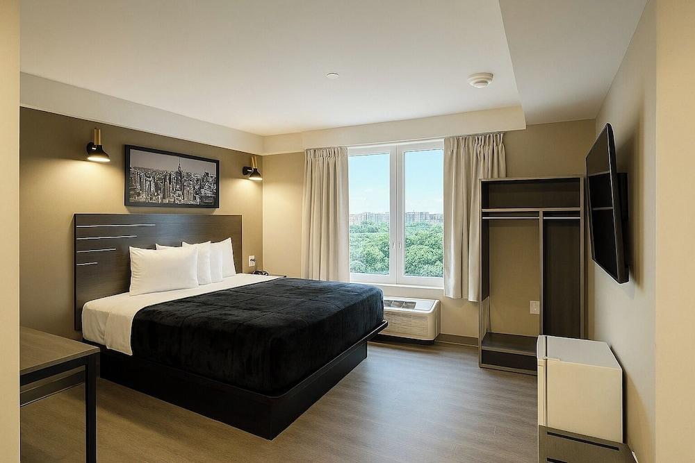 LIV Hotel Bronx - Newly Built photo 18