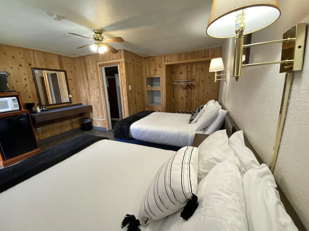 Columbia Point Resort photo 45