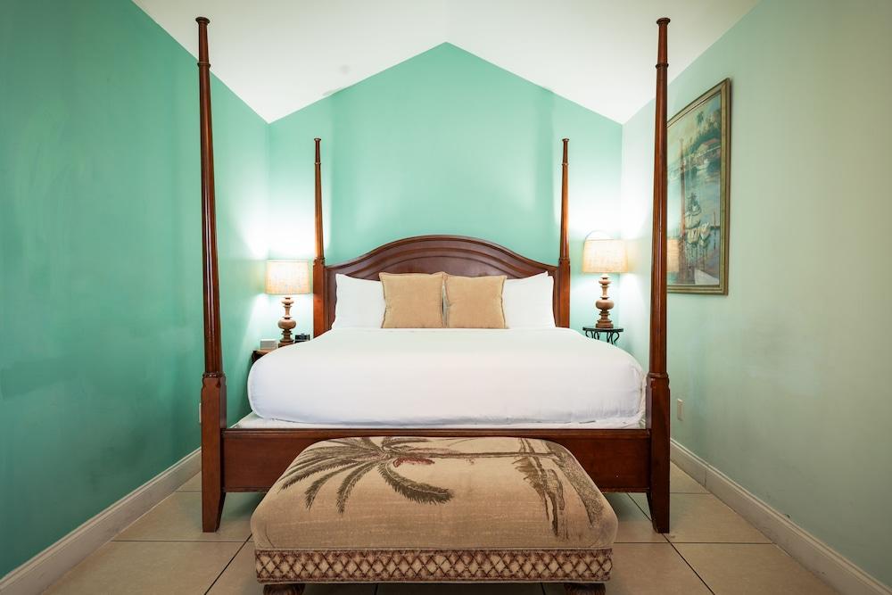 Southernmost House photo 88