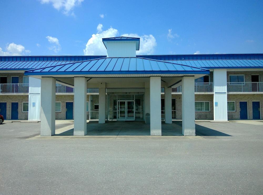 Americas Best Value Inn Kinston photo 17