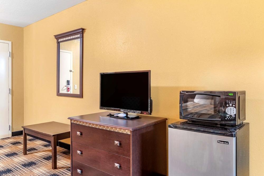 Econo Lodge Cuthbert photo 11