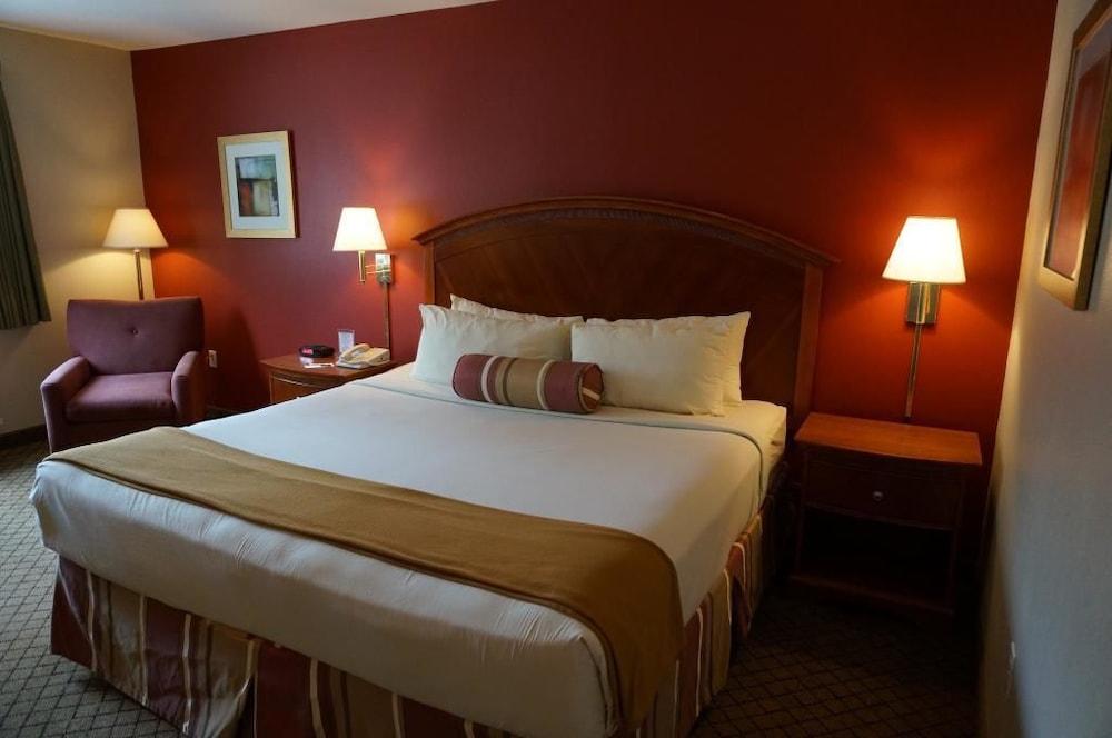 Riverside Hotel photo 8