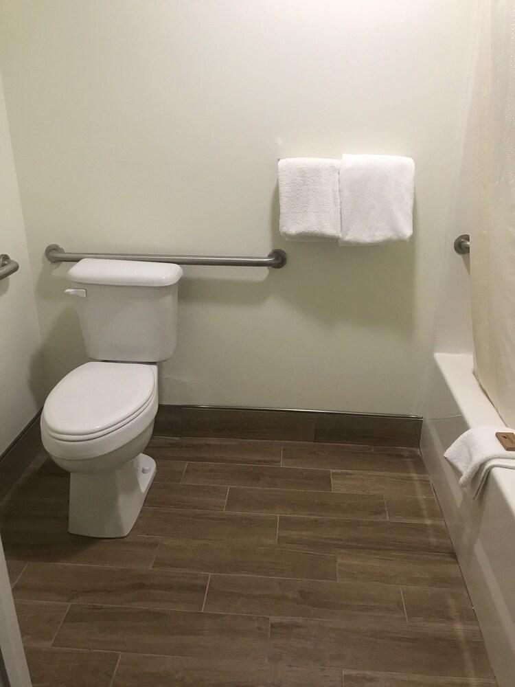Madison Inn Lodge photo 9