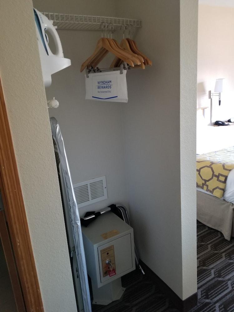 Baymont by Wyndham Noblesville photo 36