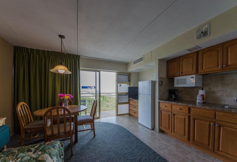 Attache Motel photo 62