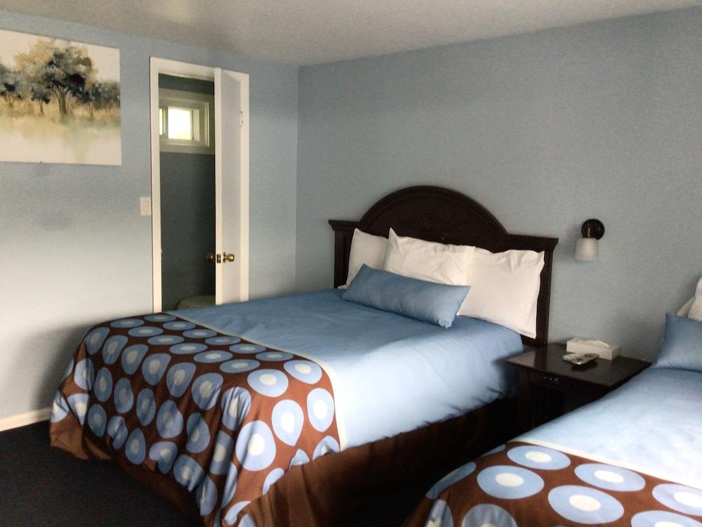 Hitching Post Country Motel photo 12