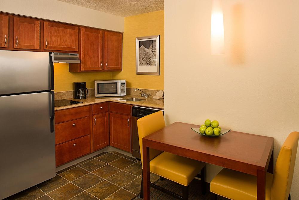 Residence Inn by Marriott Addison photo 8
