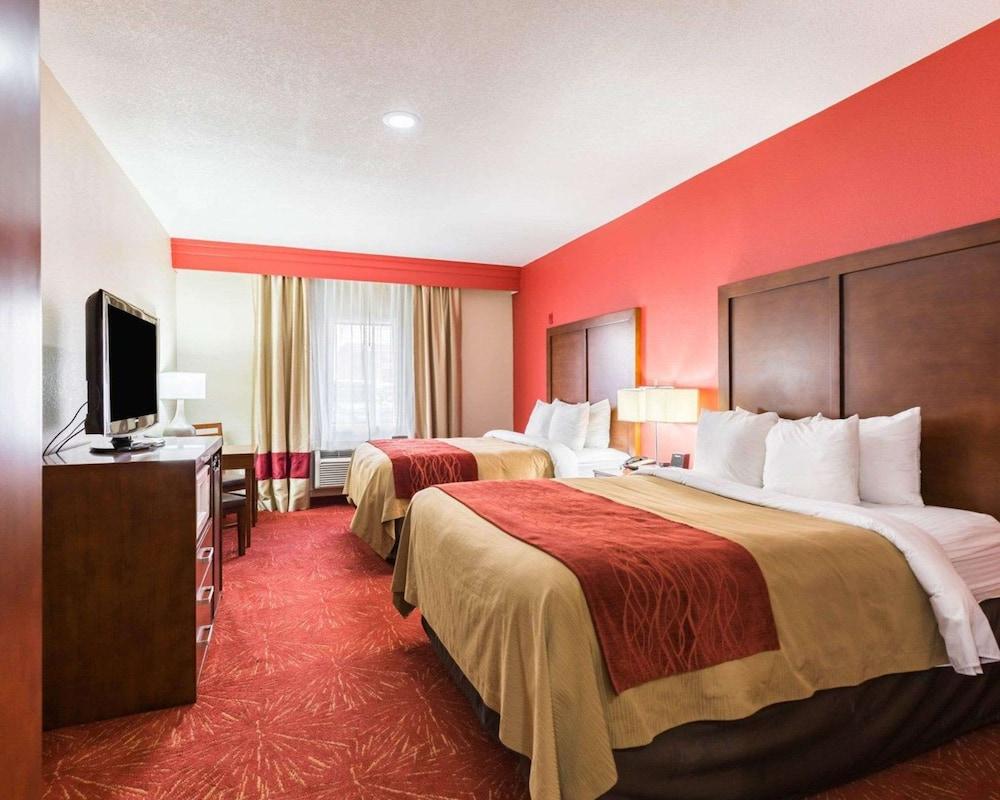 Econo Lodge Inn & Suites East photo 51
