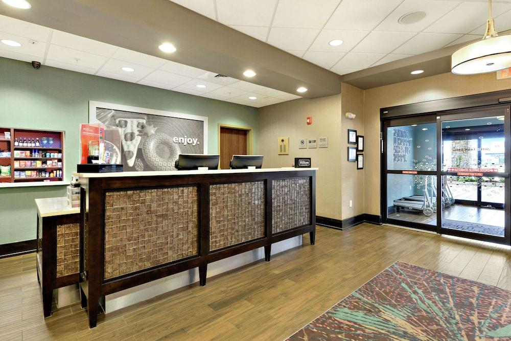 Hampton Inn & Suites Gulfport I-10 photo 3